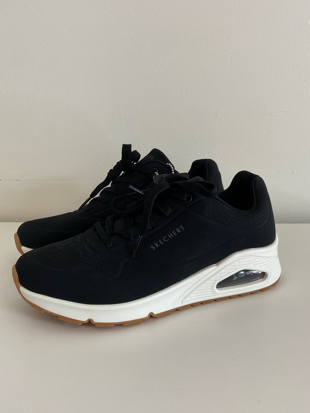 Sketchers Stand On Air Sneakers